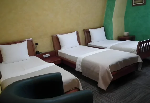Klasicna Trokrevetna Soba Hotel Kerber Podgorica